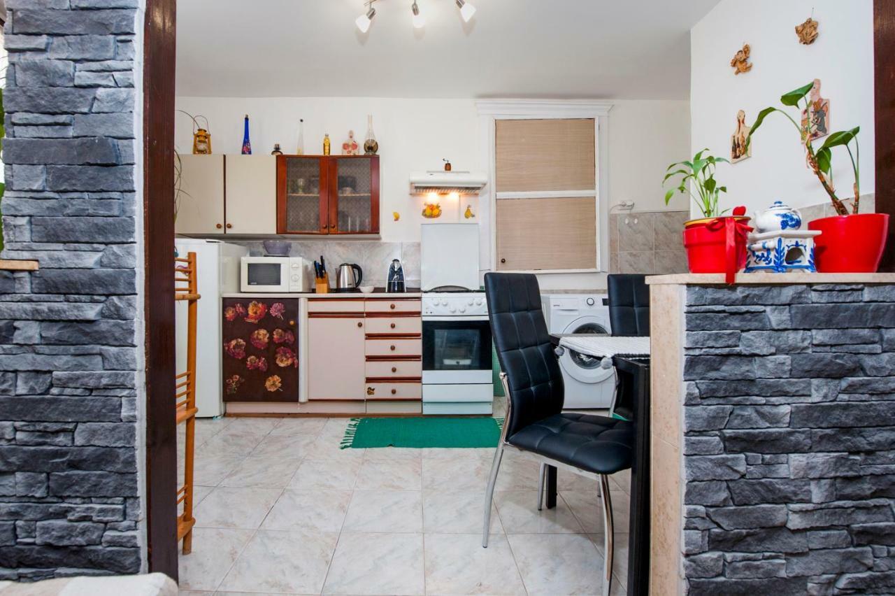 Stefan Apartment