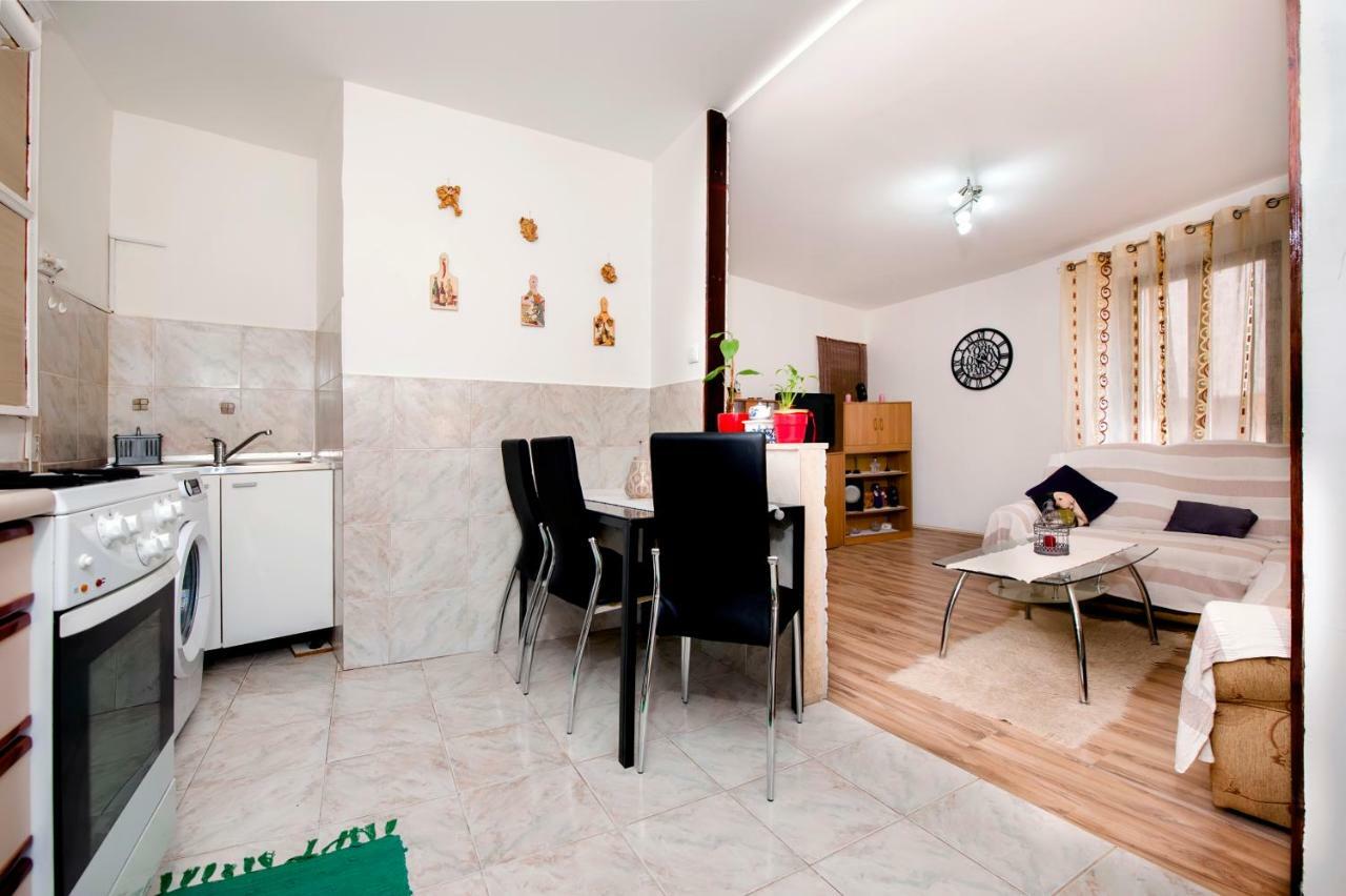 Stefan Apartment *